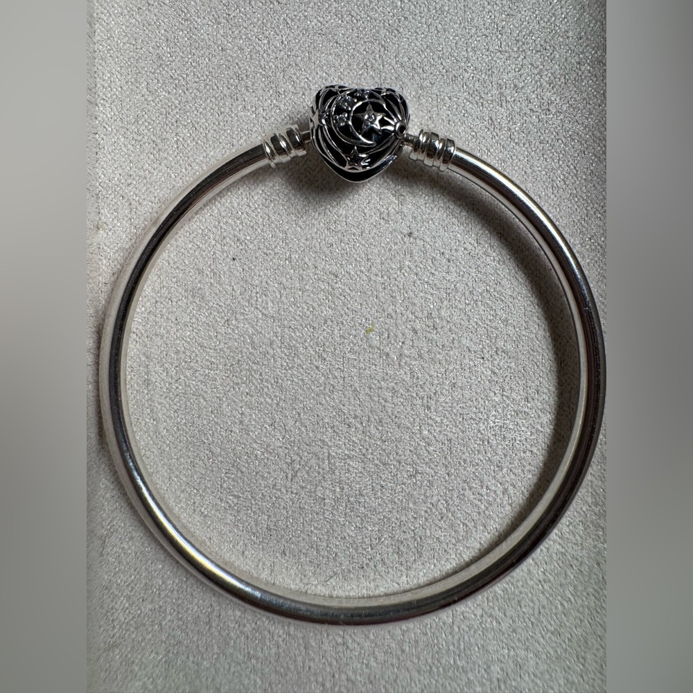 ✨ PANDORA Celestial Heart Clasp Bangle – Sterling Silver Bracelet